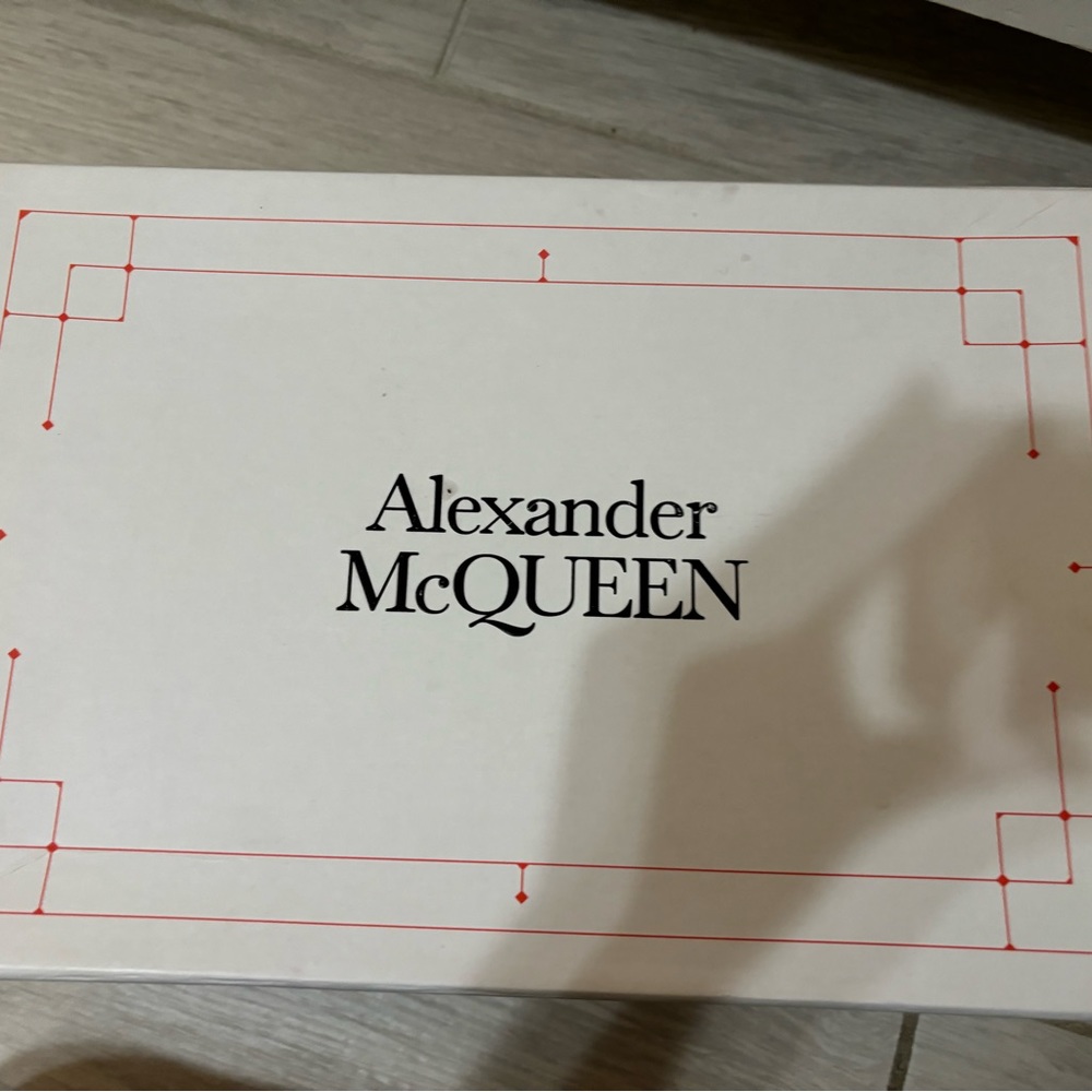 Alexander Mcqueens - Picture 6 of 7